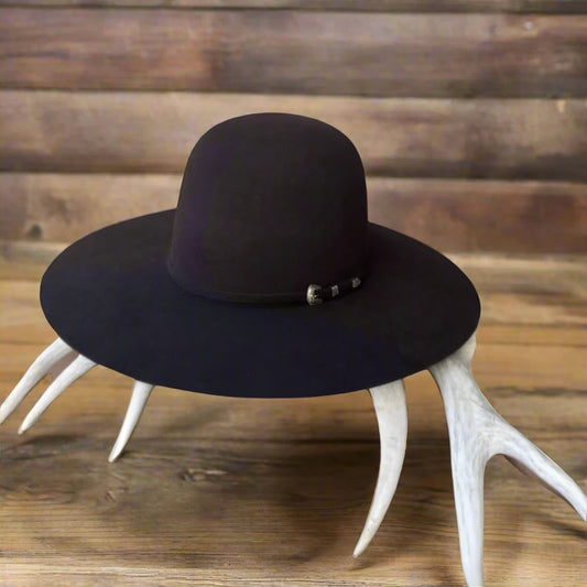 Black wide-brimmed hat with a belt 